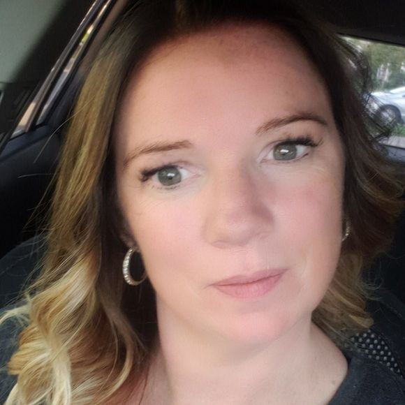 Meet your Posher, Melissa - Picture 1 of 1